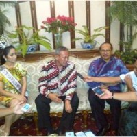 Putri Pariwisata saat berkunjung ke Kuningan.